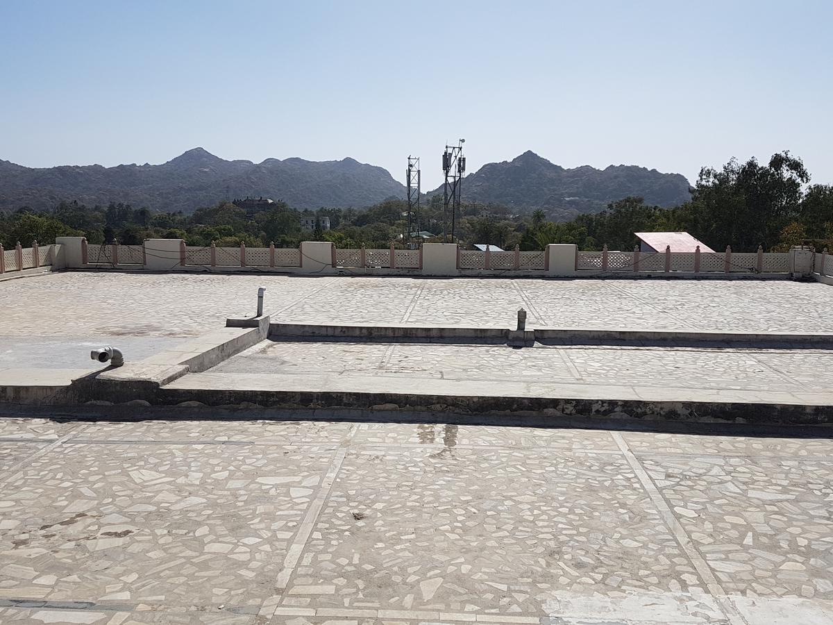 Hotel Palanpur Palace مونت ابو المظهر الخارجي الصورة